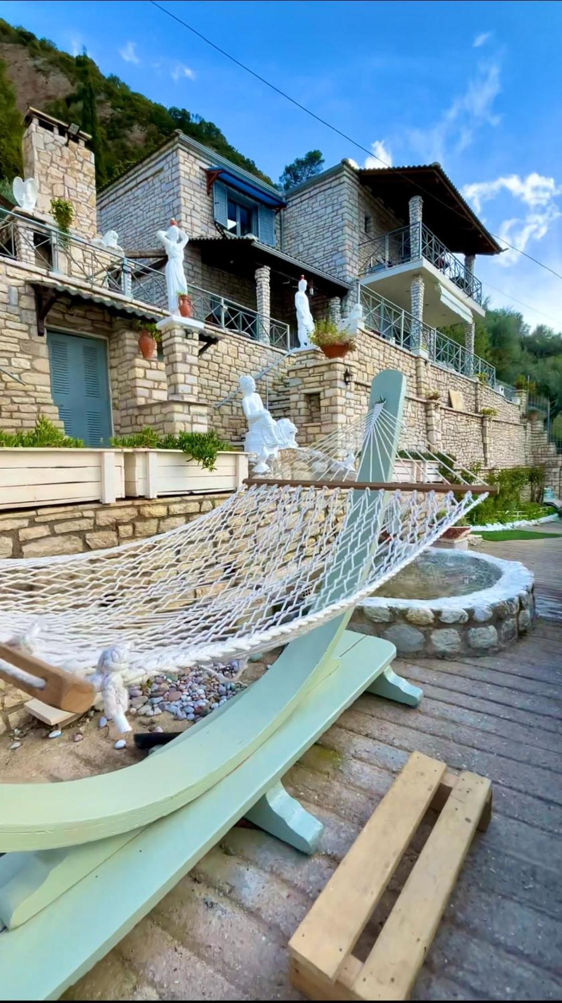 Stone Maisonettes Aigio Exterior photo